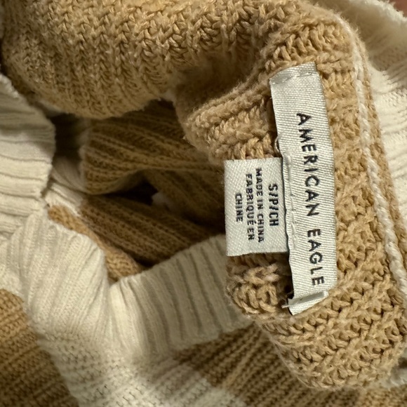 American Eagle Sweatshirt ✨4/30$✨ - Picture 2 of 2